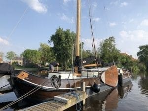 Die Tjalk "Syl" im Hafen von Gaastmeer