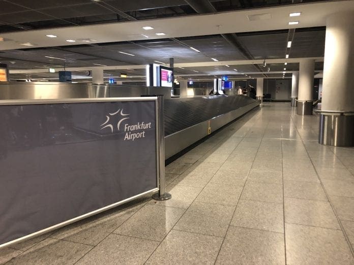 Gepäck-Abfertigung am Flughafen Frankfurt