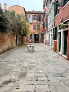 Gasse in Venedig